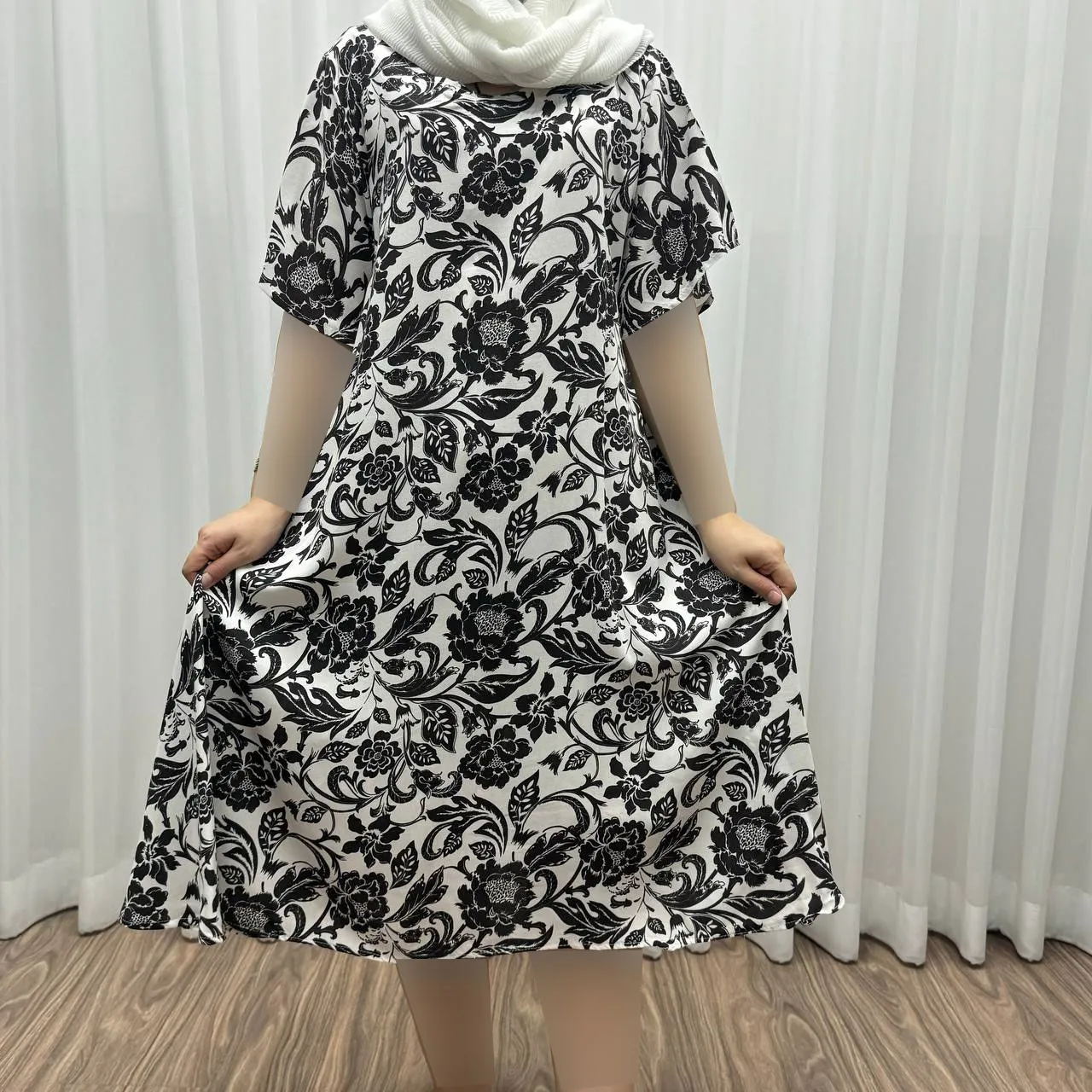 پیراهن راحتی نخی فلور فری سایز تا 50 تنخور شیک و راحت چهارفصل زنانه و دخترانه بدون دکمه جلو کمربنددار سایه نمیاندازد