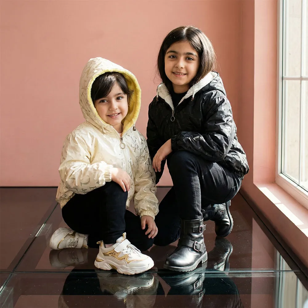 سویشرت دخترانه سیلیکونی داخل خز طرح حروف انگلیسی کد 11088